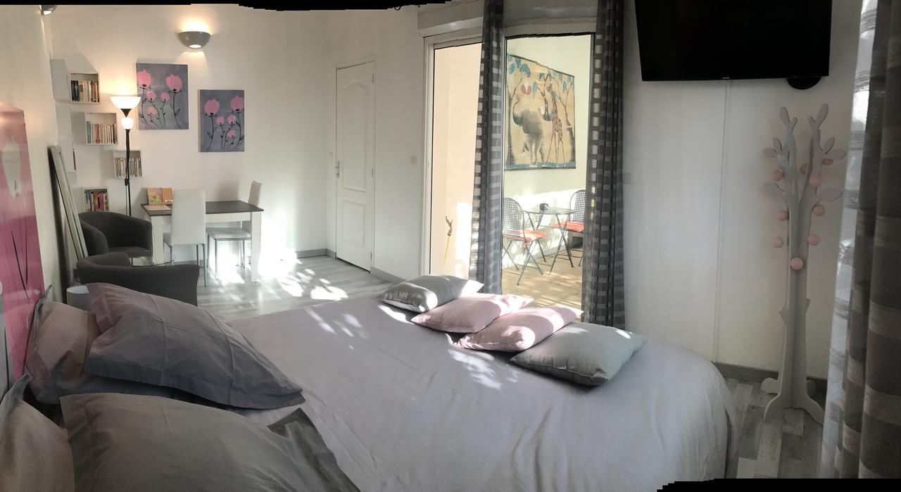Chambre D'Hotes Les Macarons De Tata Sainte-Eulalie  エクステリア 写真